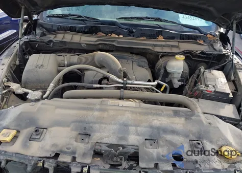 2017 Ram 1500 Laramie 4X4 5'7 Box z USA, uszkodzony, nr VIN 1C6RR7NT2HS862989